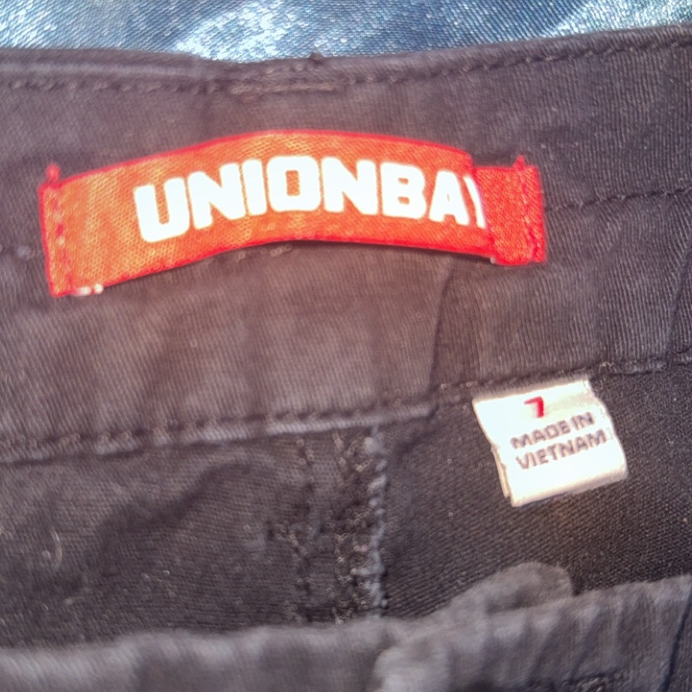 Never worn Unionbay black boot cut size 7 women’s jean’s.